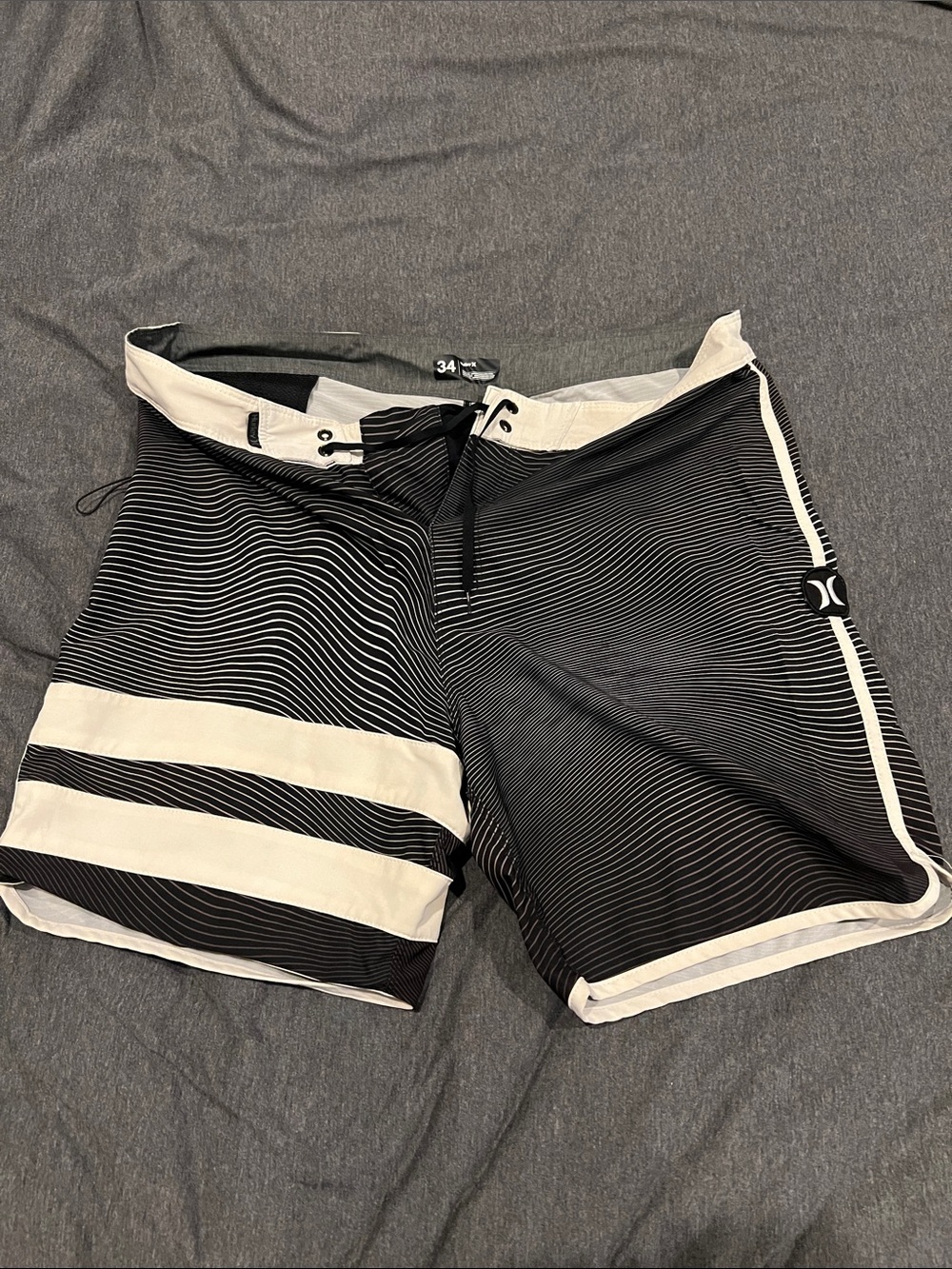 Hurley Vintage Black and White Wave-Striped Board Shorts 34